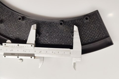 1 element z 4 częściowej opony EU Cyberdine