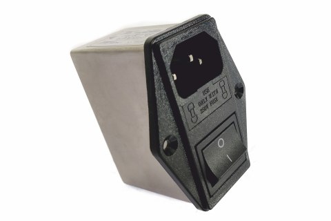 Filtr przeciwzakłóceniowy z wyłącznikiem